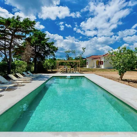 Roma Villa *